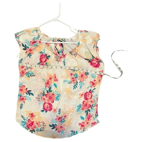Lauren Conrad floral pleat neck blouse size Medium NWT - Picture 6 of 9